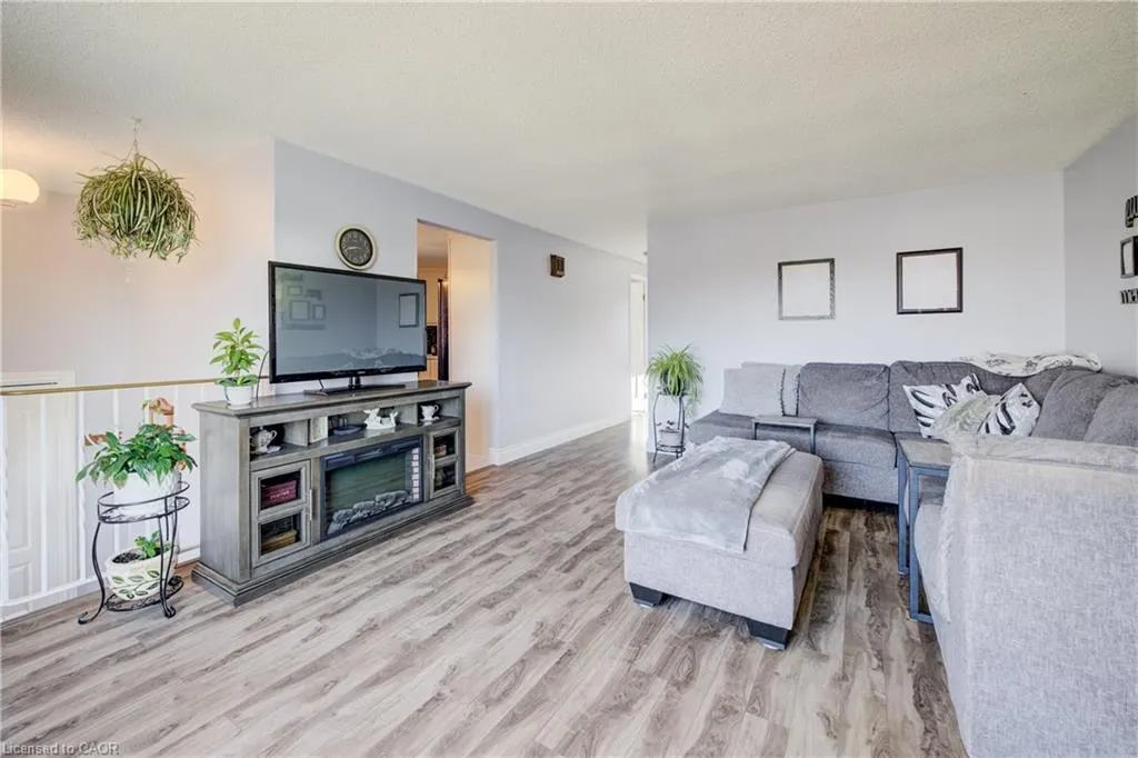 26 Cluthe Crescent