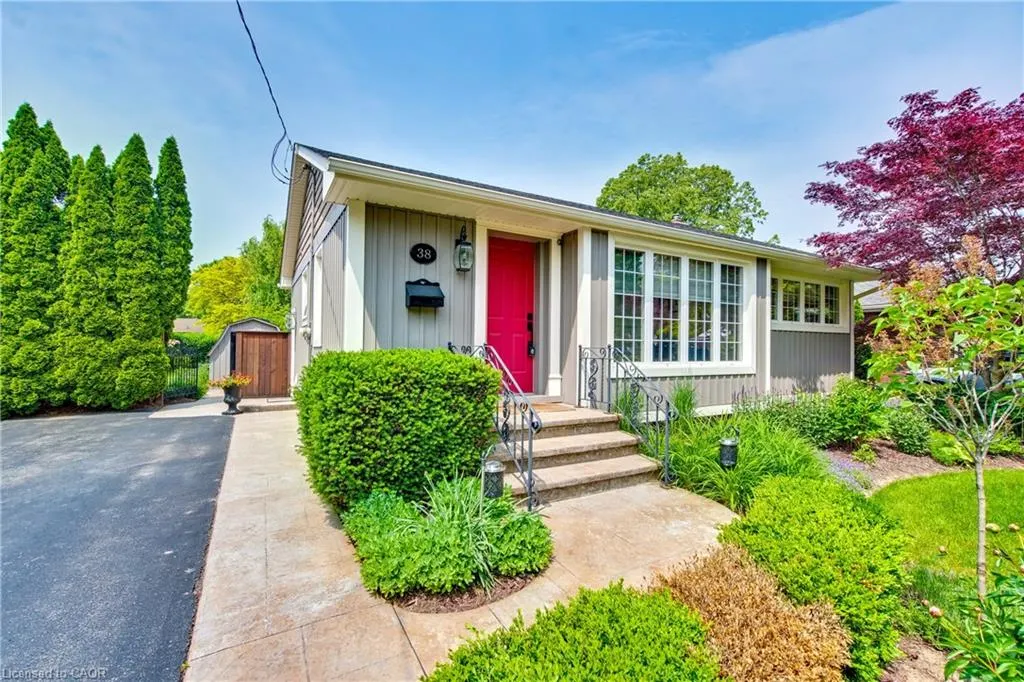 38 Albany Drive