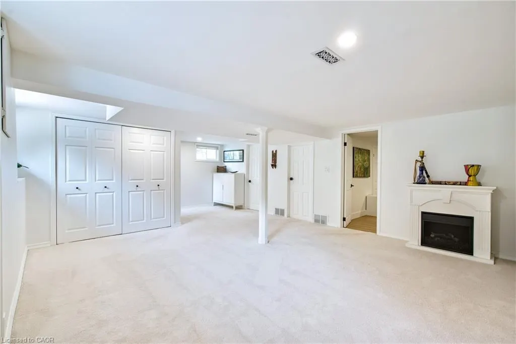 38 Albany Drive