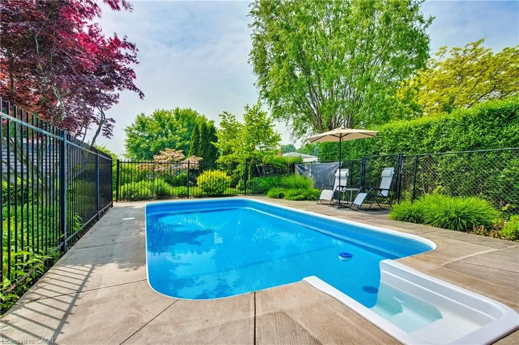 38 Albany Drive