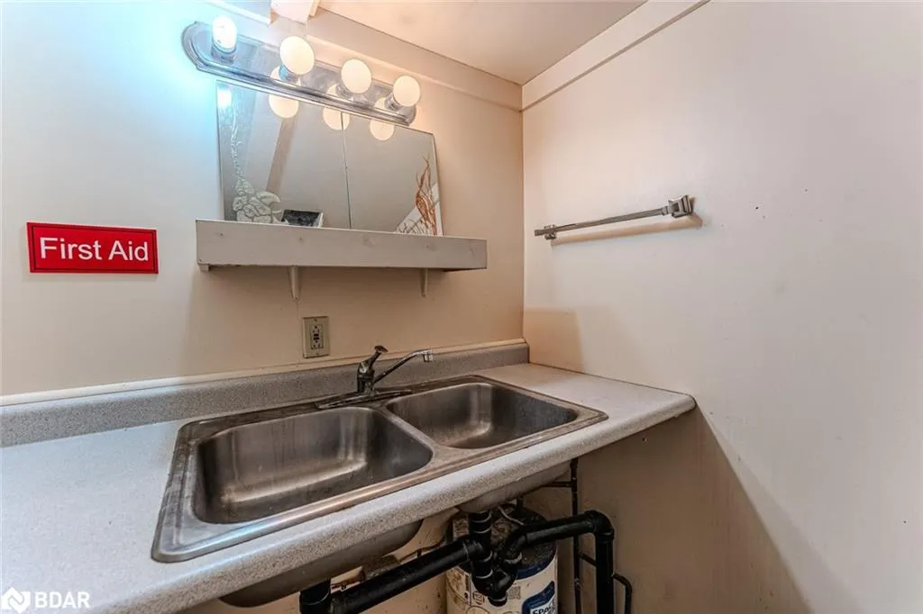 48 Ellen Street, #3