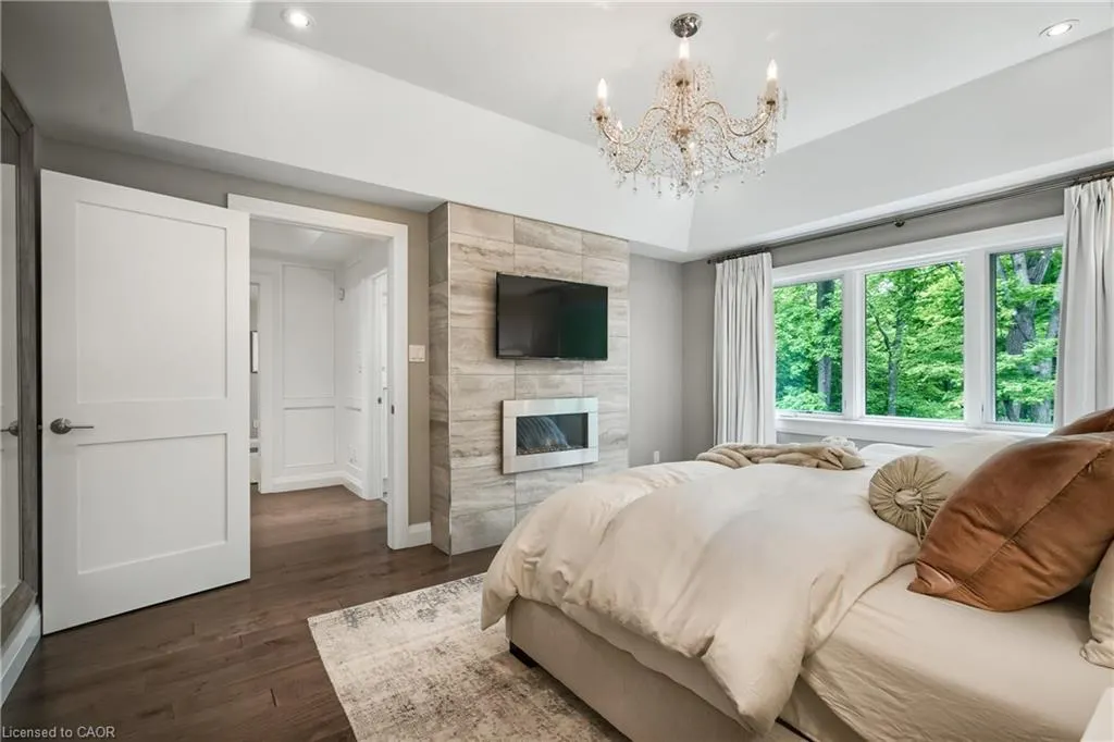61 Oak Knoll Drive