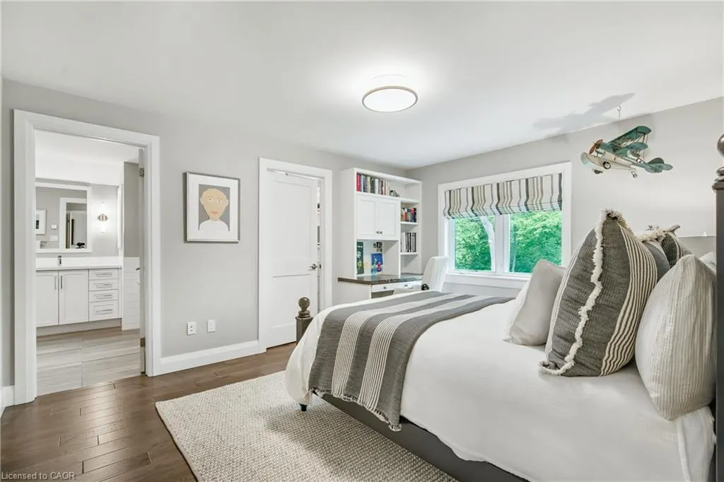 61 Oak Knoll Drive