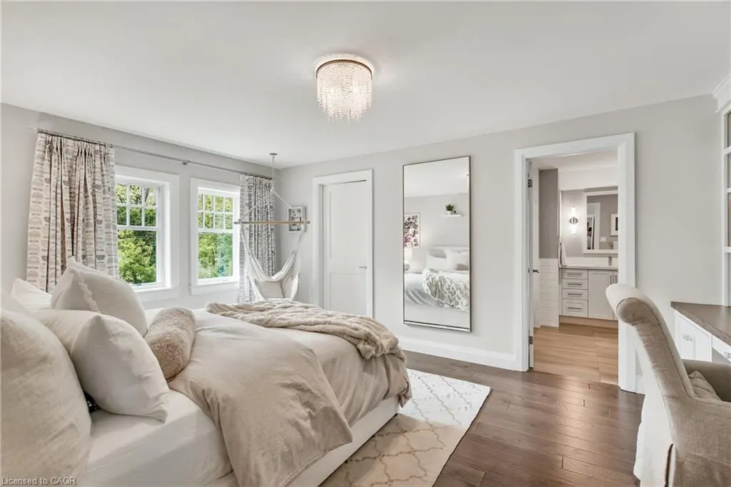 61 Oak Knoll Drive