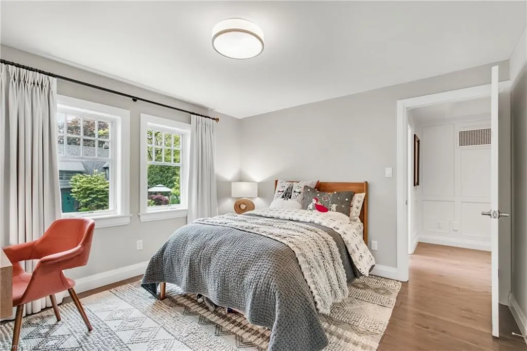 61 Oak Knoll Drive