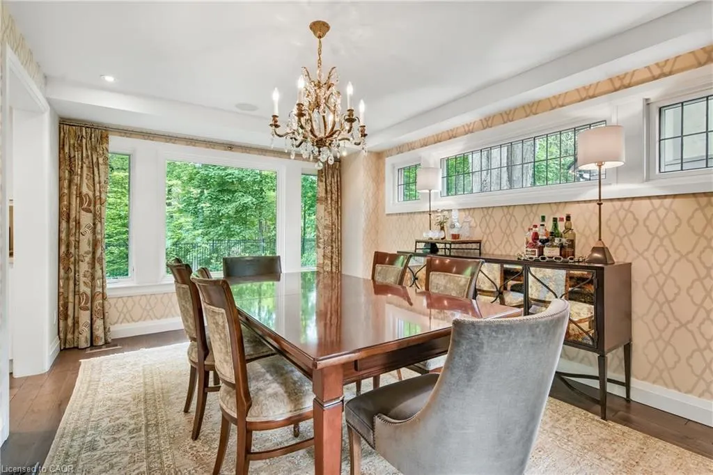61 Oak Knoll Drive