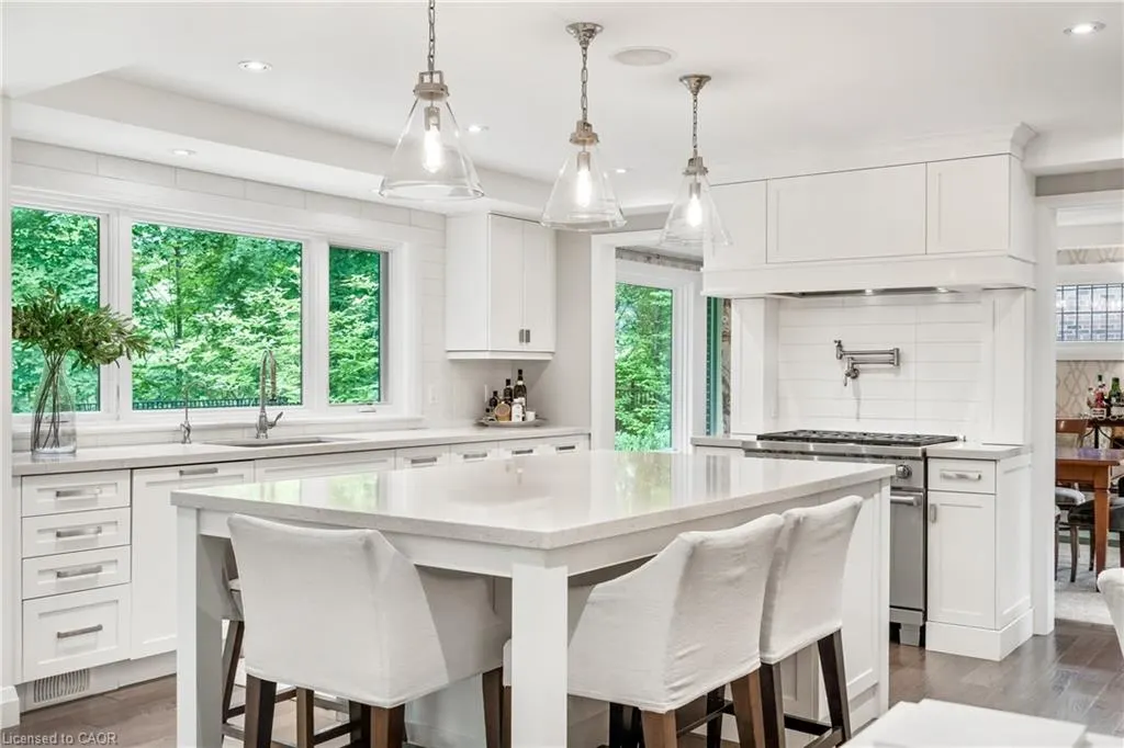 61 Oak Knoll Drive