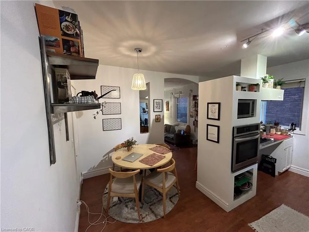 207 Charlton Avenue W, #1