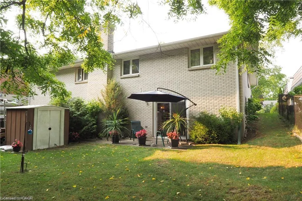 196 Millwood Crescent