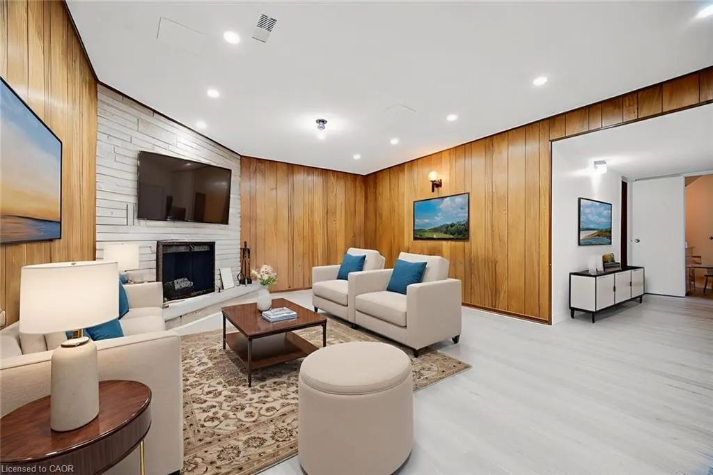 196 Millwood Crescent