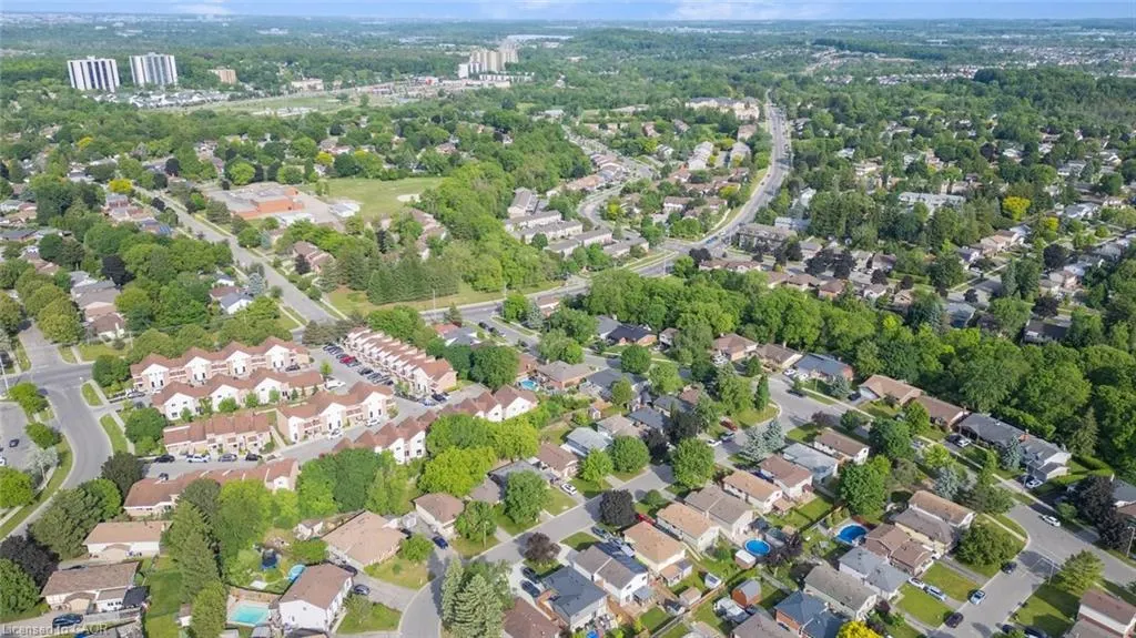 196 Millwood Crescent