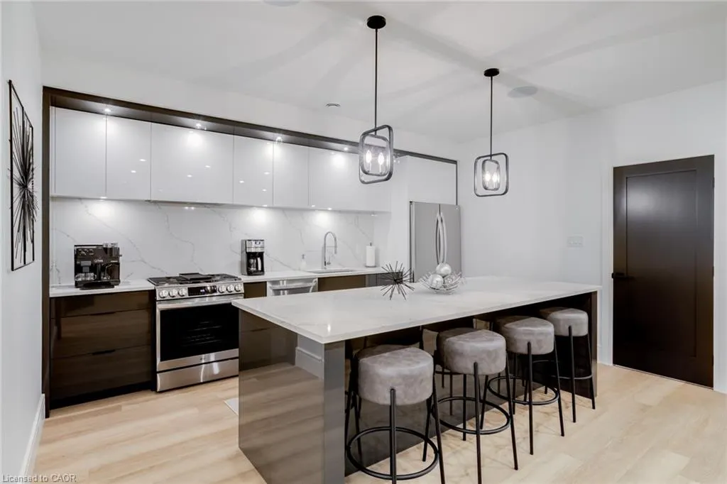 6 Shakespeare Road