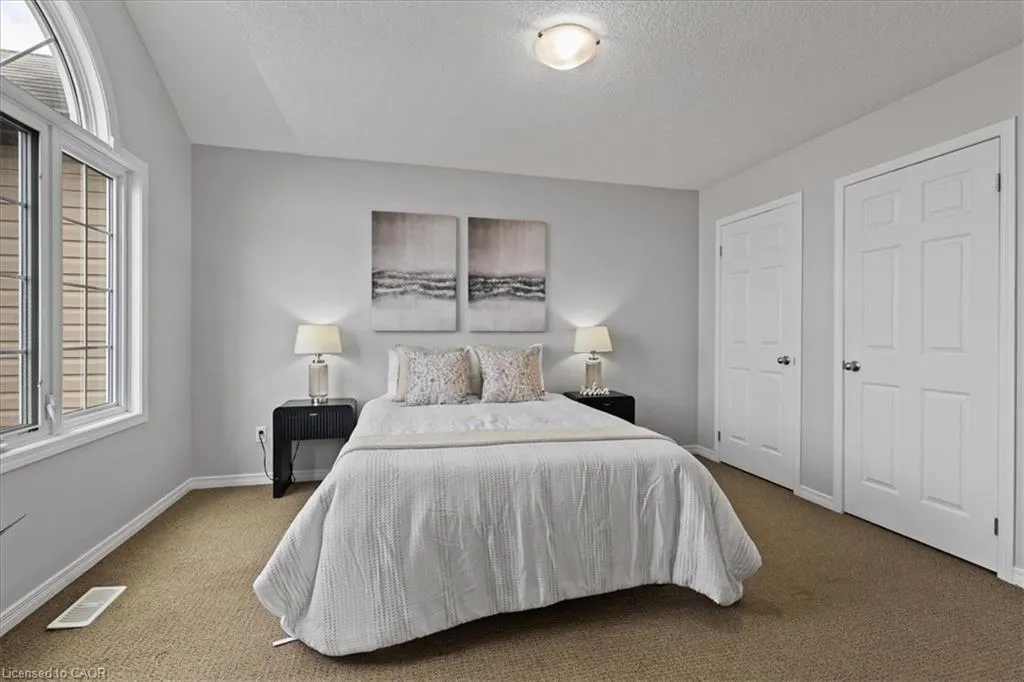 260 Countrystone Crescent