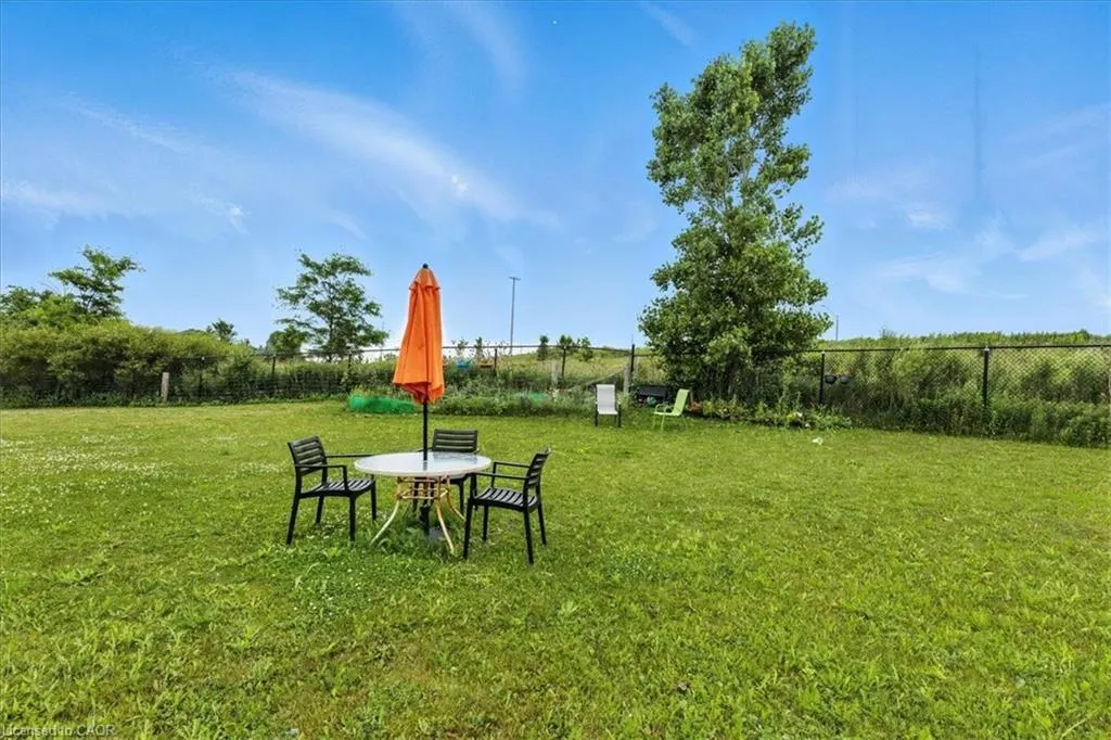 260 Countrystone Crescent