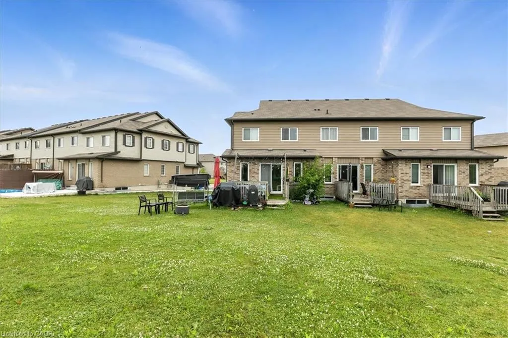 260 Countrystone Crescent