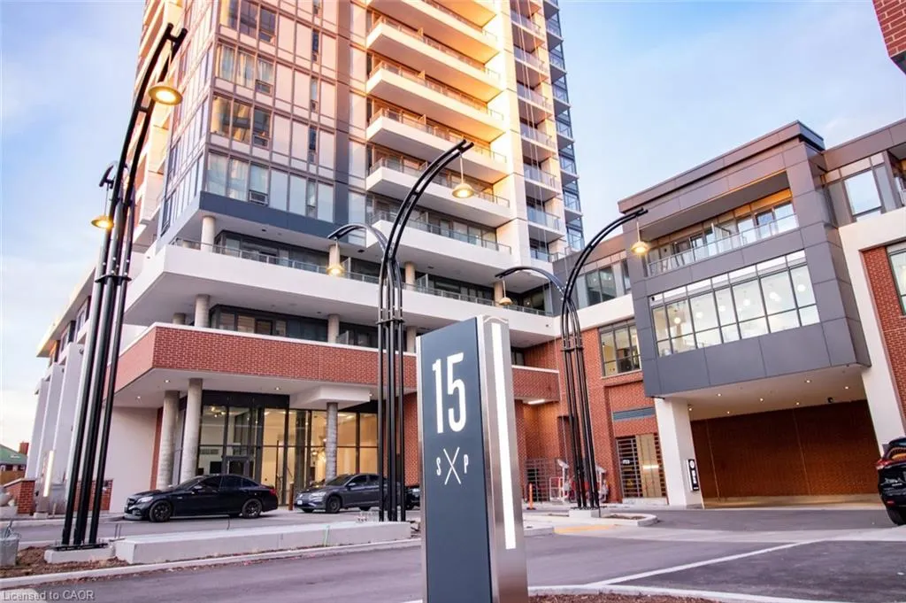 15 Wellington Street S, #2302