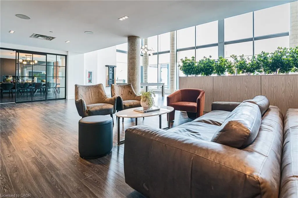 15 Wellington Street S, #2302