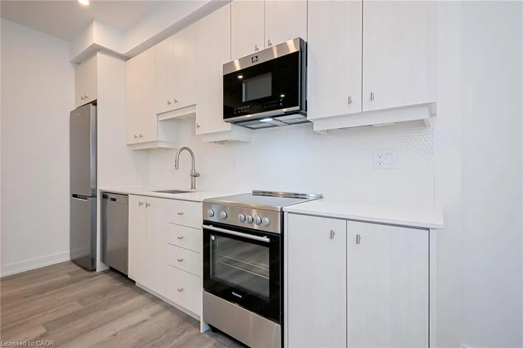 15 Wellington Street S, #2302