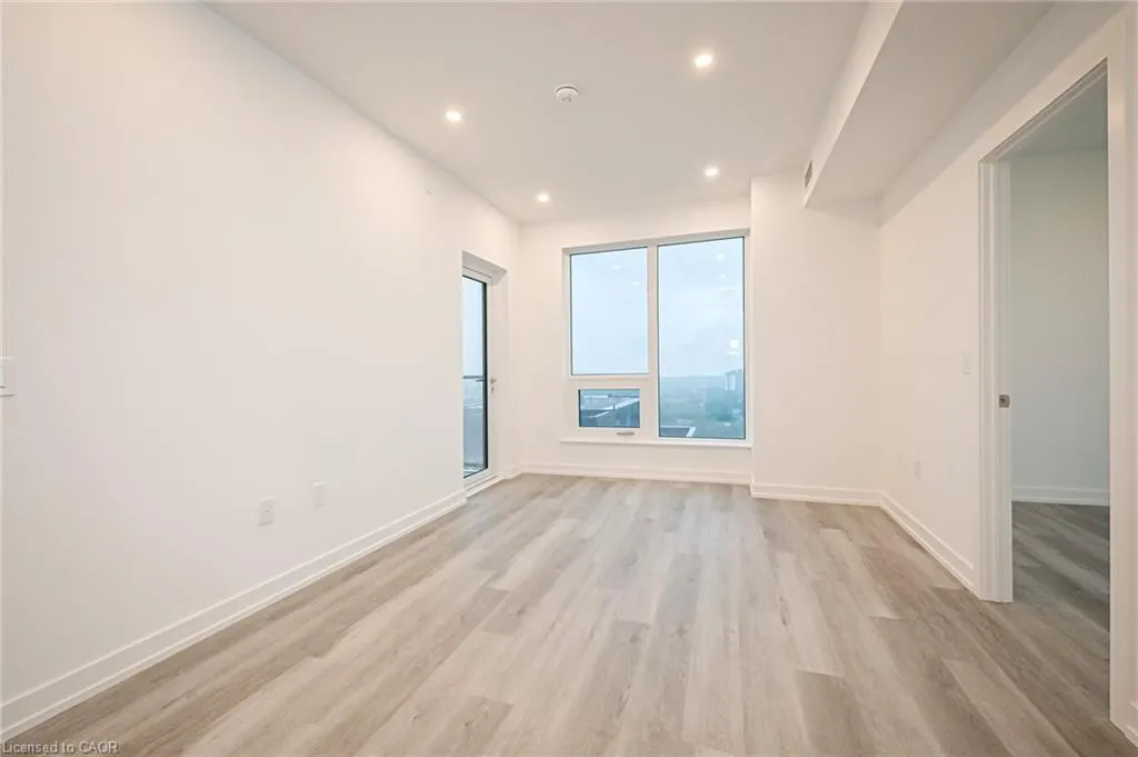 15 Wellington Street S, #2302