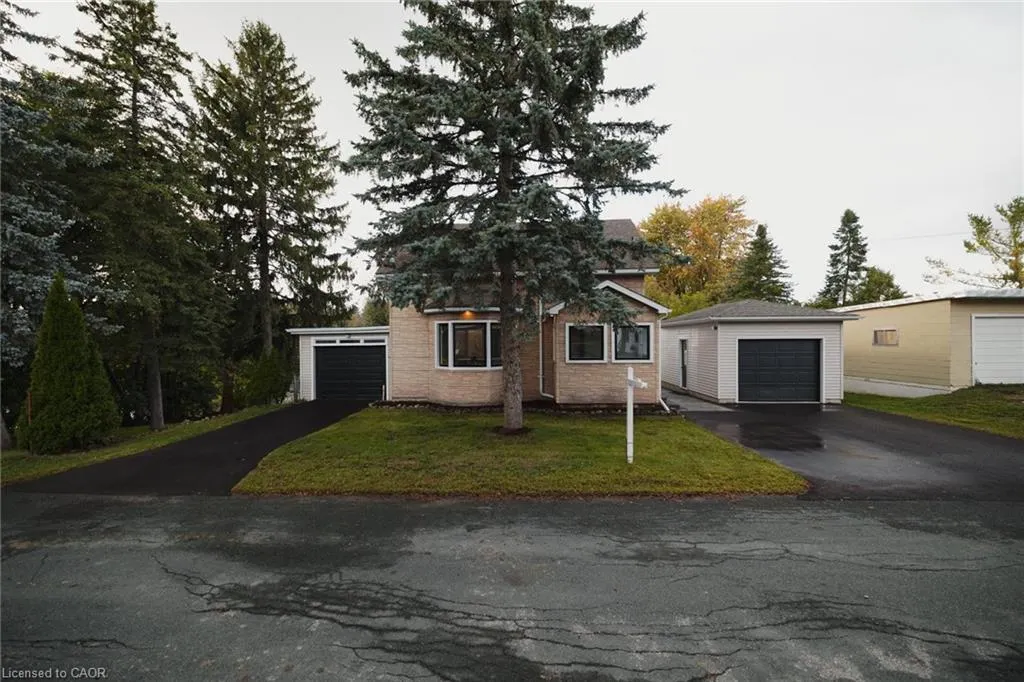 12 Scheifele Place