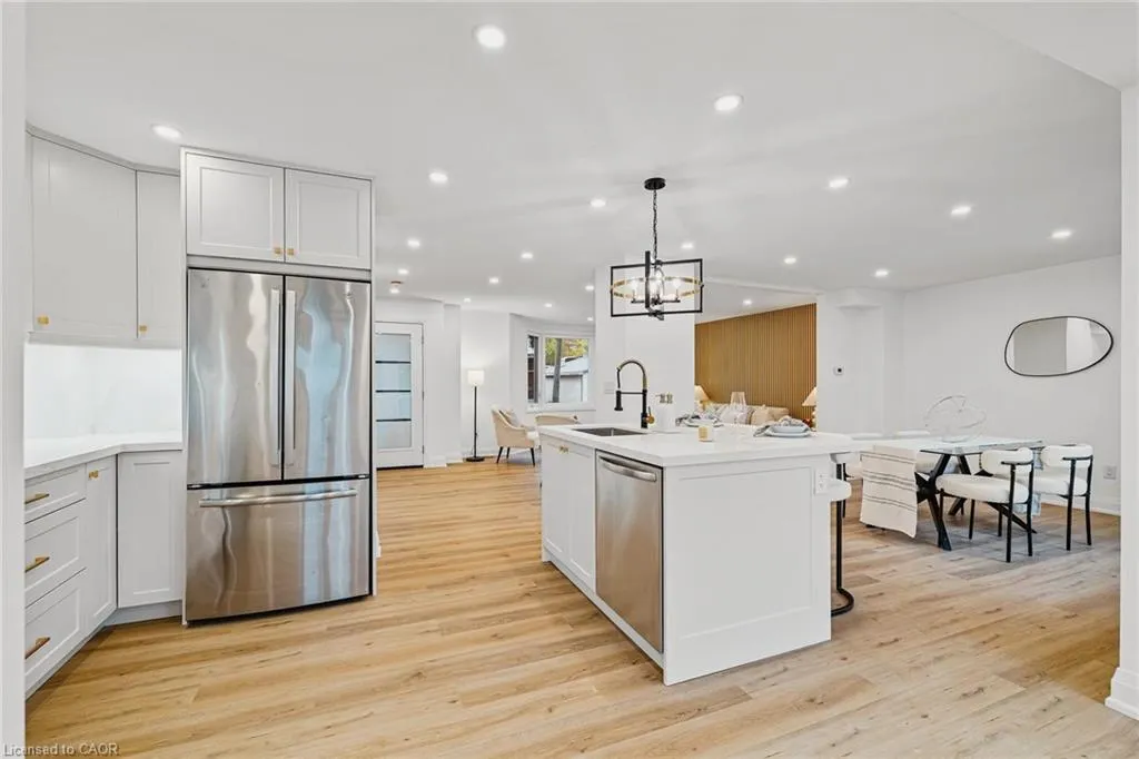 12 Scheifele Place