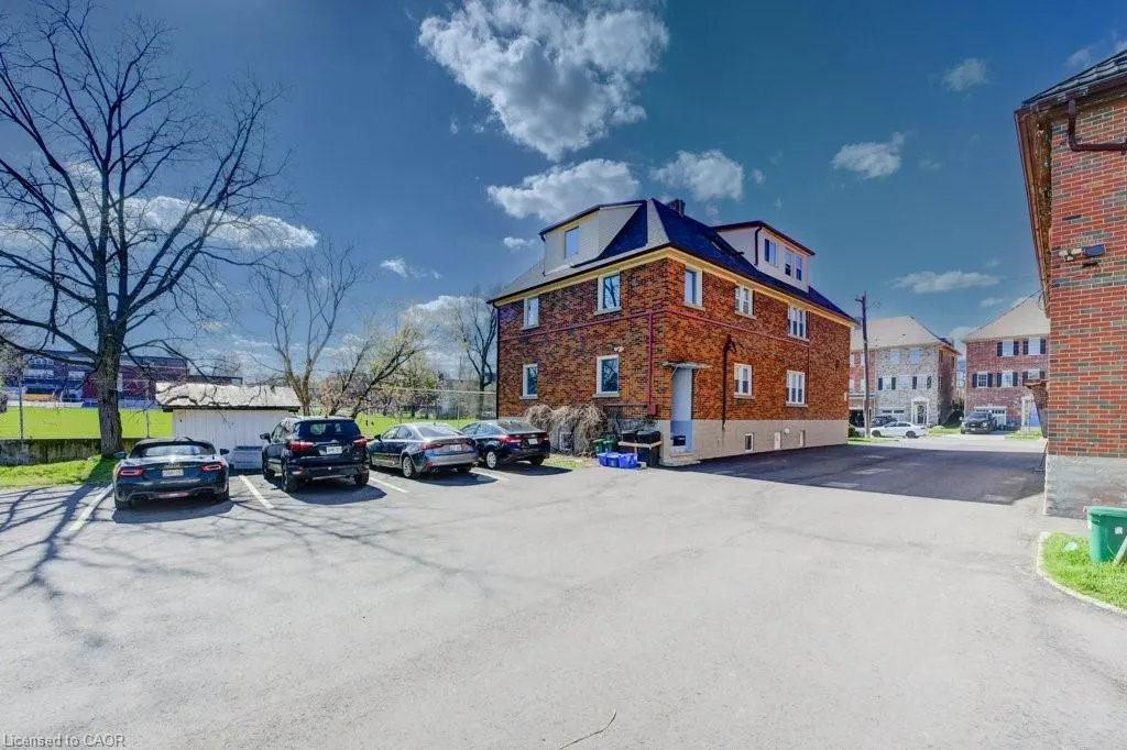345 Louisa Street