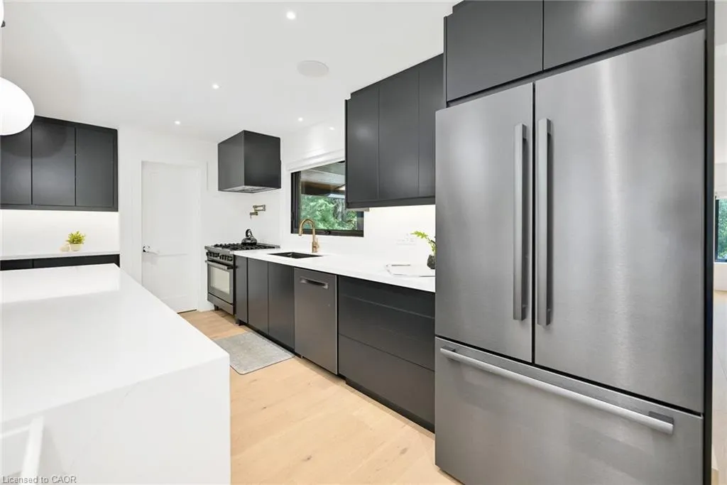 162 Stone Church Road E