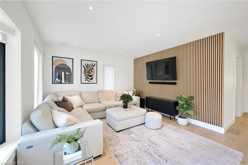 162 Stone Church Road E