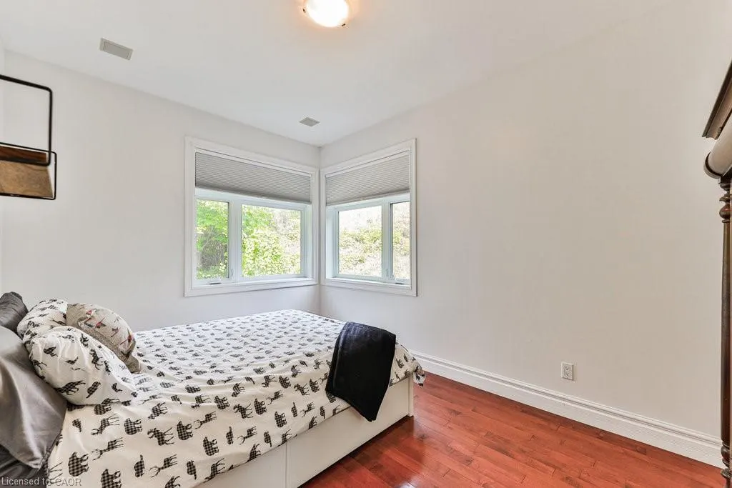 1200 Bronte Road