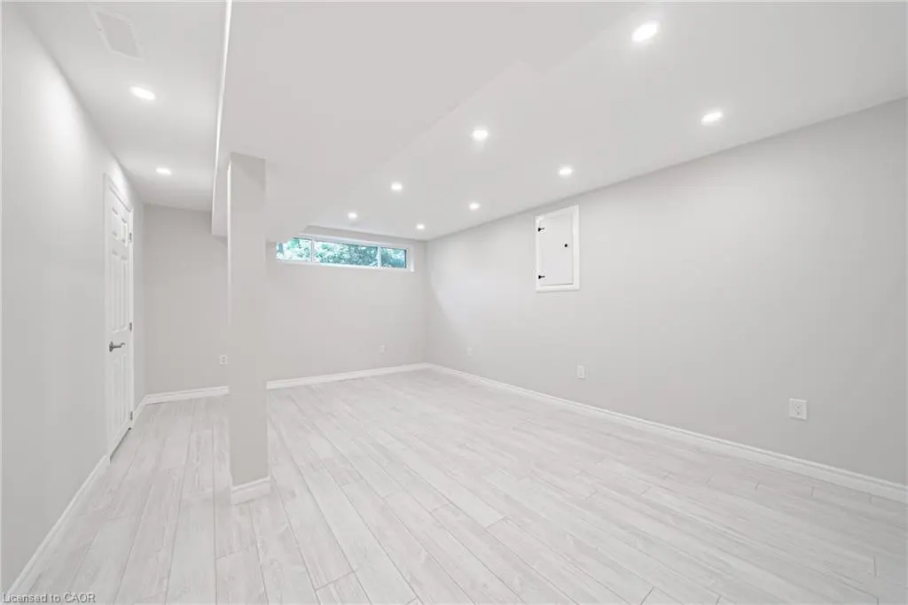 12 Quinlan Court