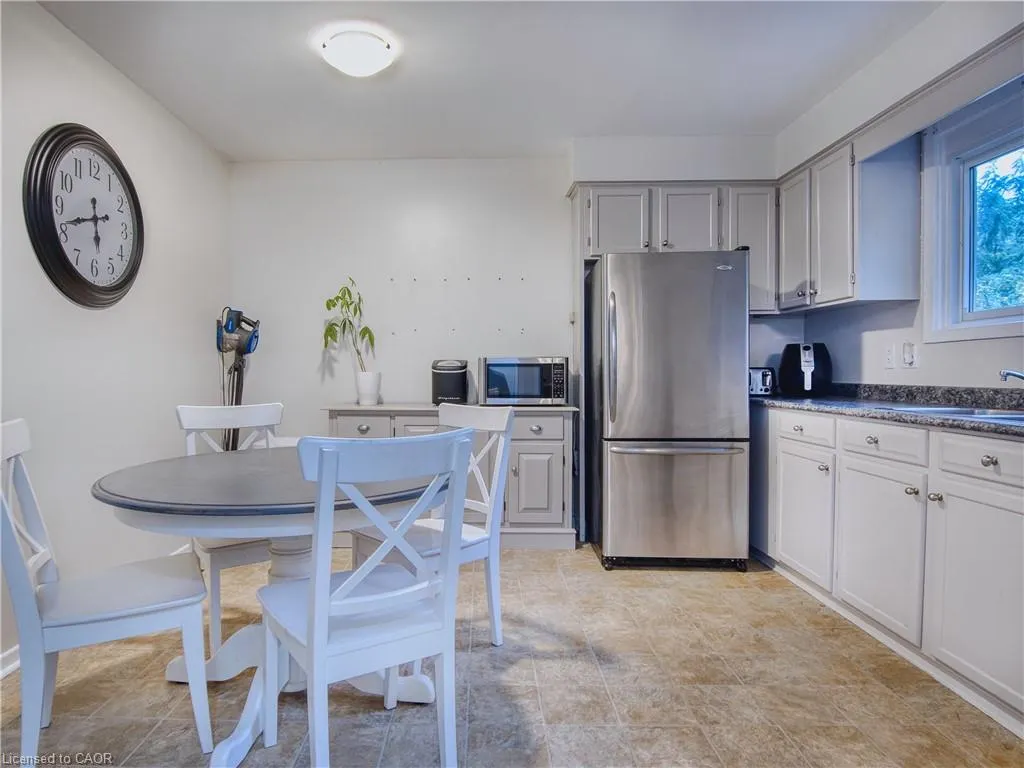 18 Prince Paul Crescent