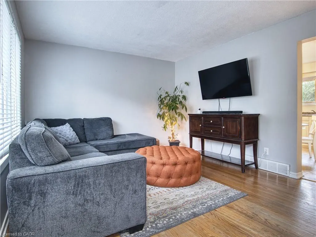 18 Prince Paul Crescent