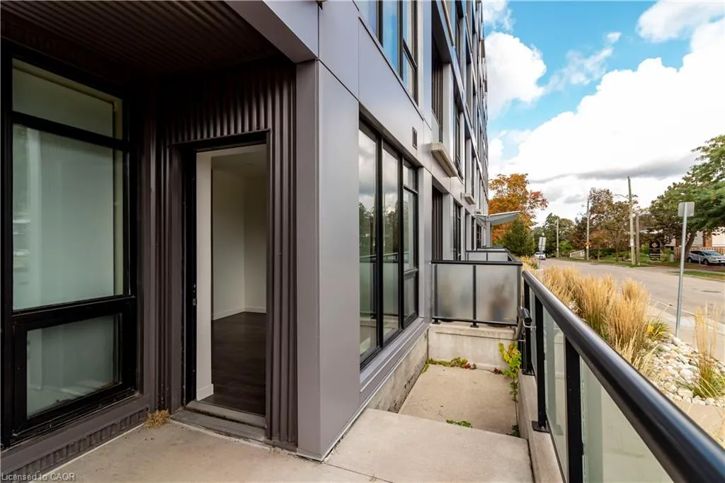 690 King Street W, #108