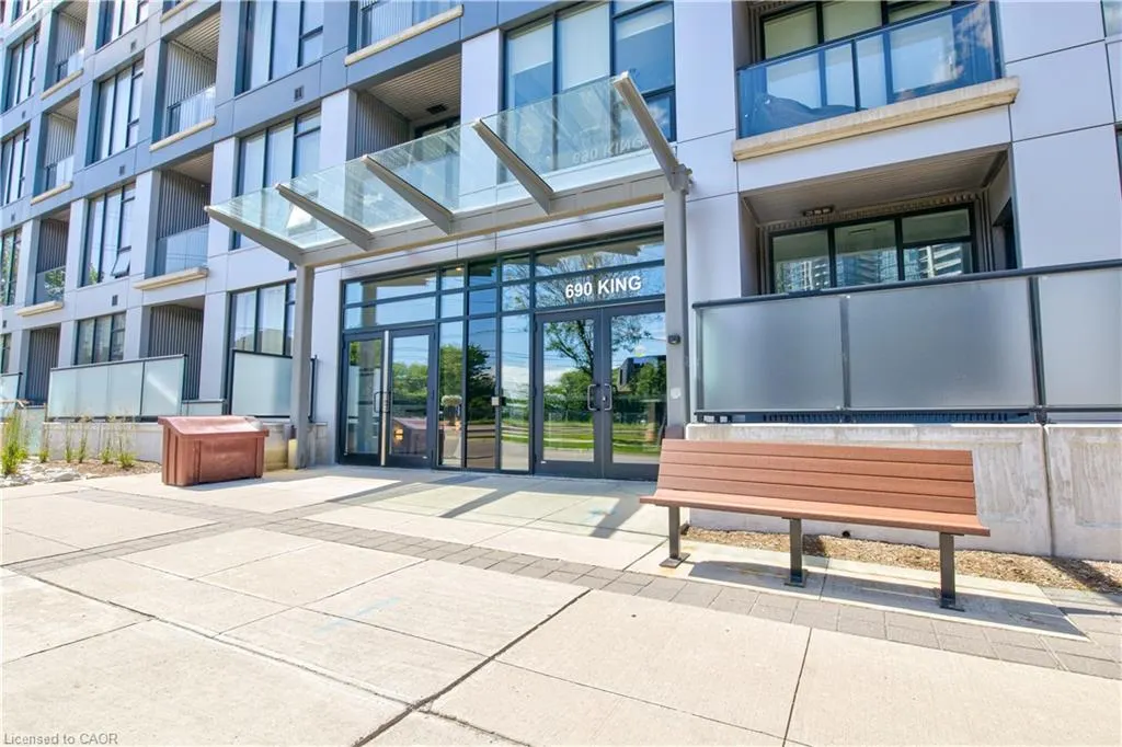 690 King Street W, #108
