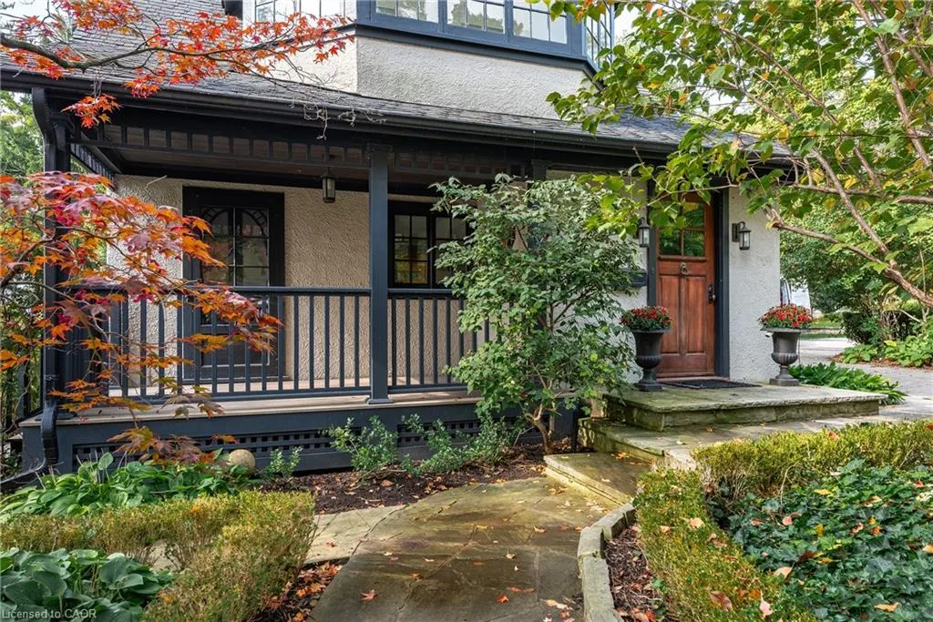 44 Howard Avenue