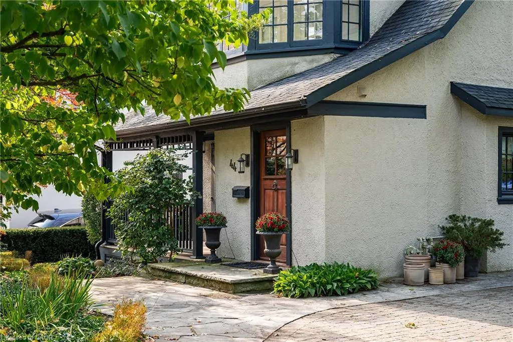 44 Howard Avenue