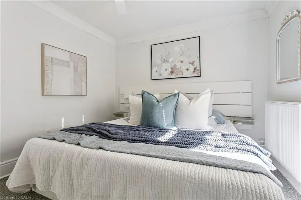 132 Queen Street W