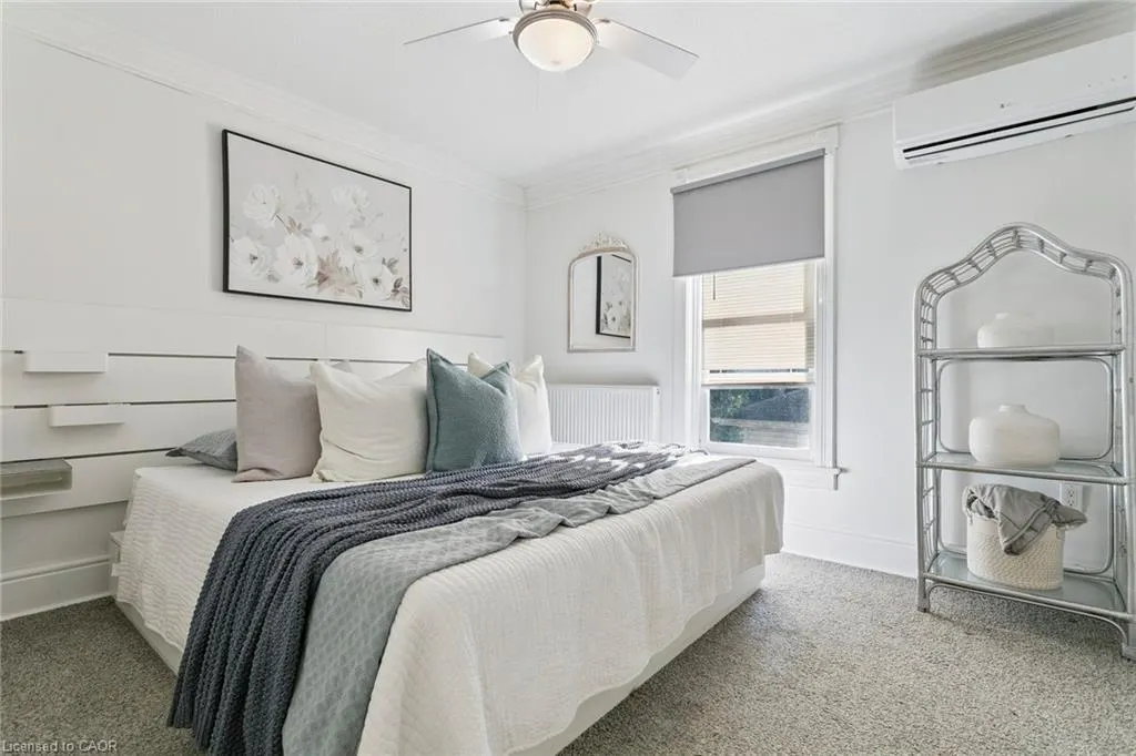 132 Queen Street W