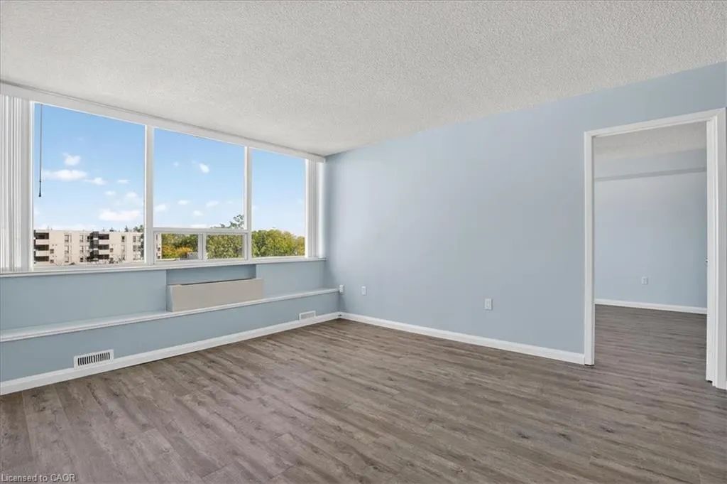 3227 King Street E, #506