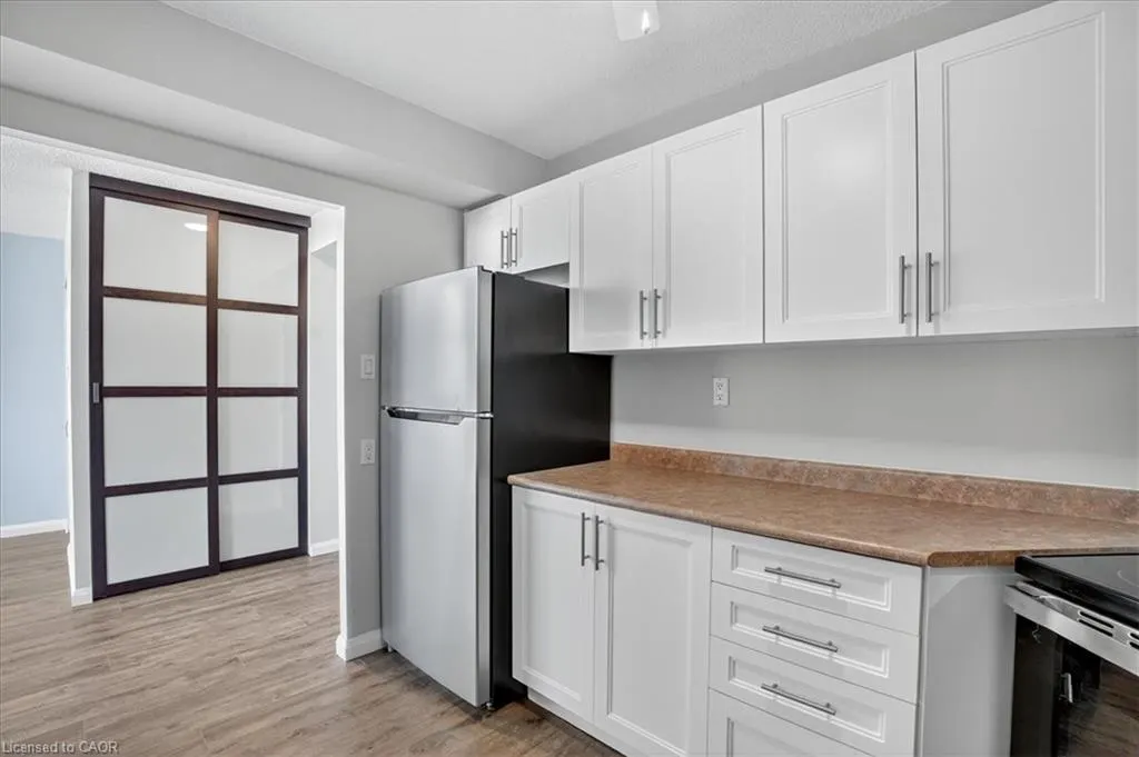 3227 King Street E, #506