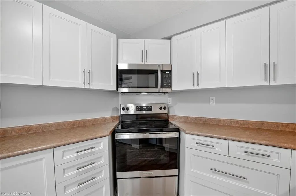 3227 King Street E, #506
