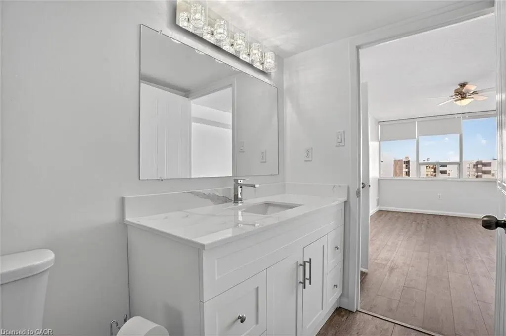 3227 King Street E, #506