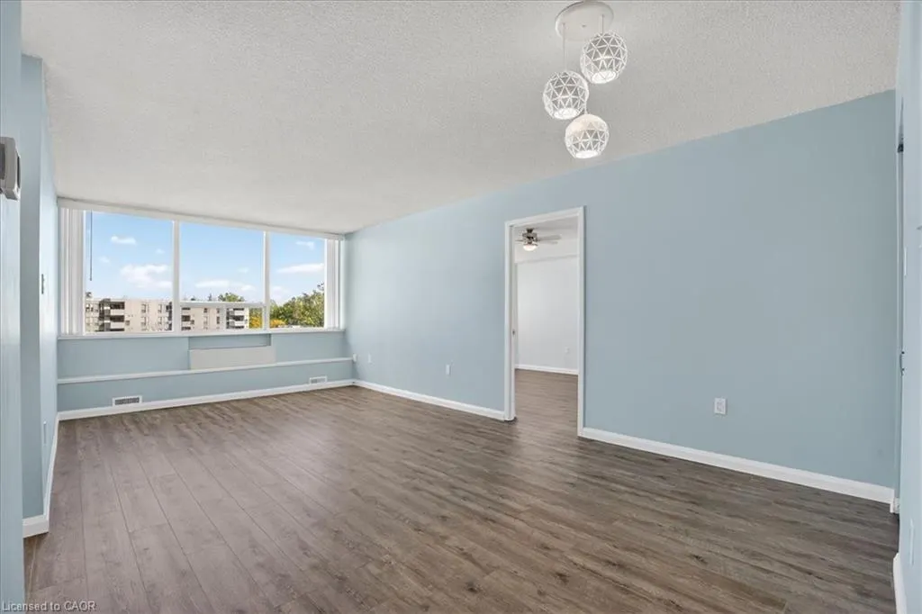 3227 King Street E, #506