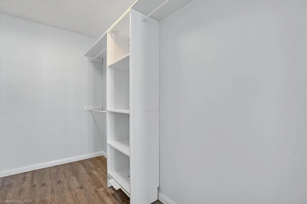 3227 King Street E, #506
