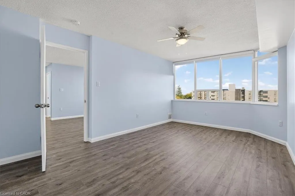 3227 King Street E, #506