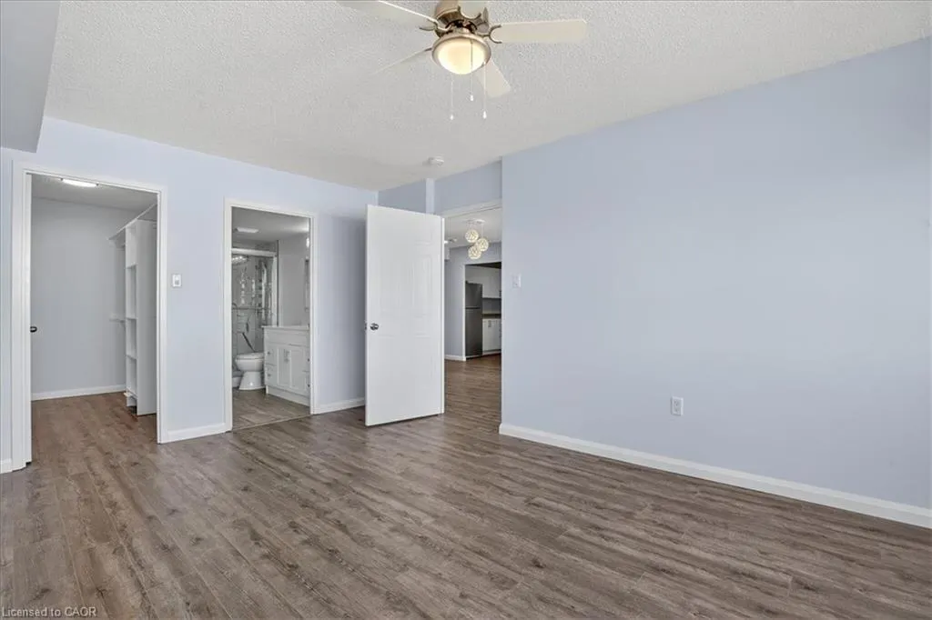 3227 King Street E, #506