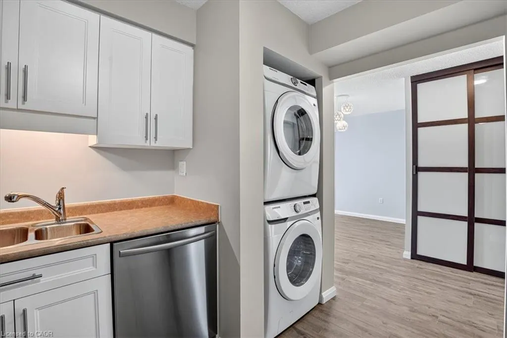 3227 King Street E, #506