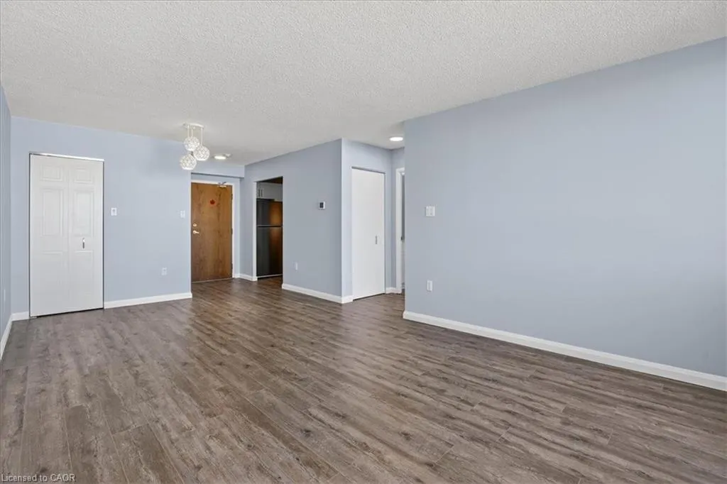 3227 King Street E, #506