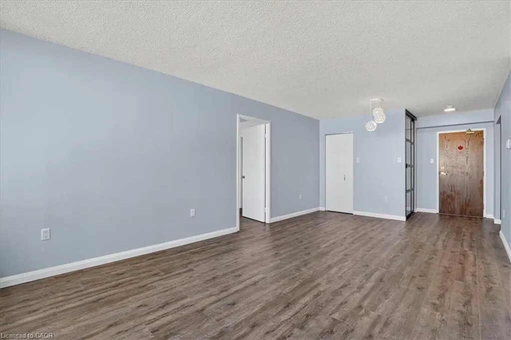 3227 King Street E, #506