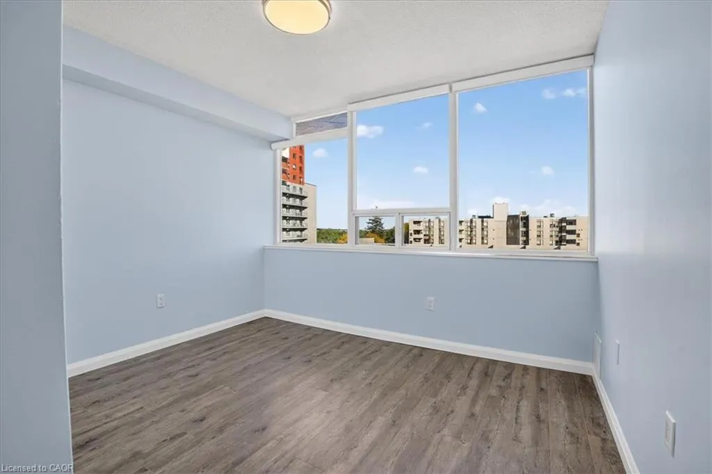 3227 King Street E, #506